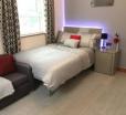 Spacious Apartment - Near Piccadilly Stn! Wifi & Parking