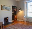 1 Bedroom Flat Near Princes St Sleeps 4