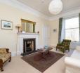 Lovely New Town 2-bedroom Flat With Fireplace