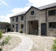 The Stable Loft, Llwynhelig Manor