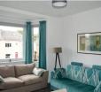 Lovely Edinburgh Apartment With Parking - Sleeps 6