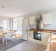 Beautiful 6 Bedroom Holiday Home, Manchester