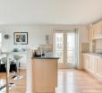 Modern, Bright Apartment In Appin Place