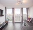 Stylish And Modern City Centre Flat With Balcony