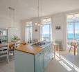 The Wellington: Two Bedroom Apartment With Balcony And Sea Views