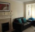 Burghfield - Beautiful Split Level 4 Bedroom House