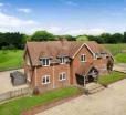 Langford Farmhouse - Luxury 4bd, Hot Tub, Cinema, 10 Acres