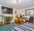 Stylish 2 Bedroom Apartment In Central London With Garden