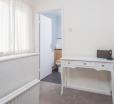 Pass The Keys Cosy 2 Bed Apartment In Leafy Cyncoed - Sleeps 6