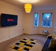 Patton Place, Warrington, 1 Bedroom, Safari Themed, High Speed Wifi, Smart Tv, Amazing Train Lin