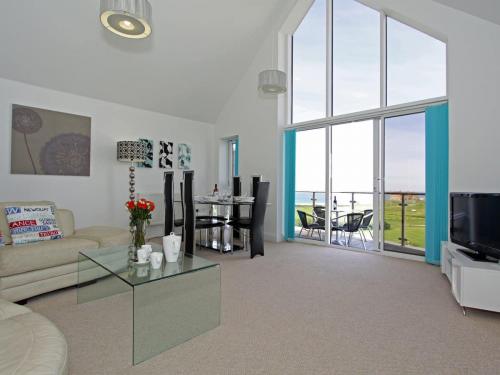 Oceans At Bredon Court, Newquay, 