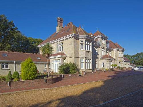 4 Shanklin Manor, , 