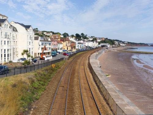 13 Great Cliff, Dawlish, 