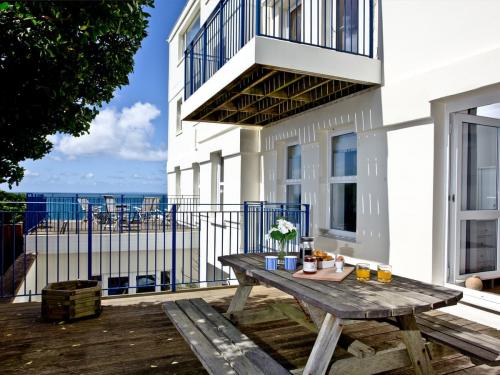 5 Devon Beach Court, , 