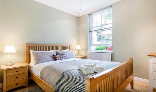 British Museum Apartment With Terrace, Covent Garden, 