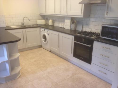 The Beeches 2 - Serviced Duplex Apartment, Sheffield, 