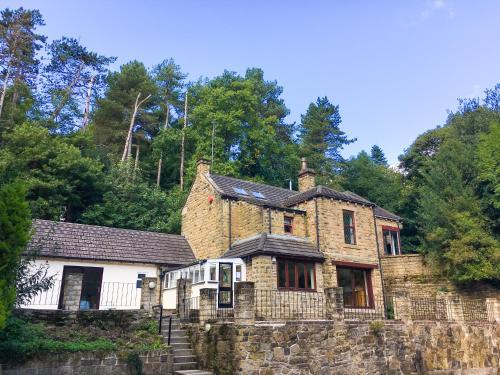 Highwood Lodge, Kirkburton, 