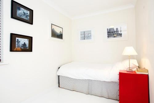 Beautifully Decorated 2bed Flat With Large Terrace, Parsons Green, 