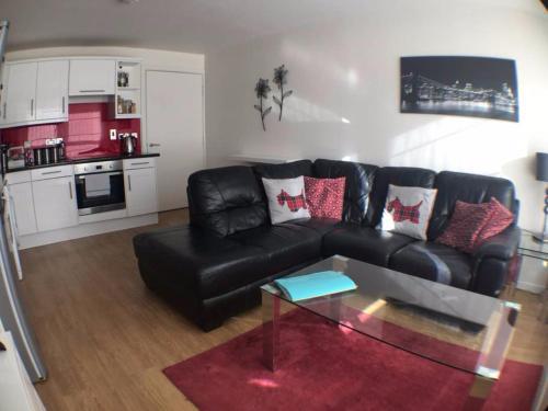 3 Bedroom Flat Near City Centre Sleeps 6, Murrayfield, 