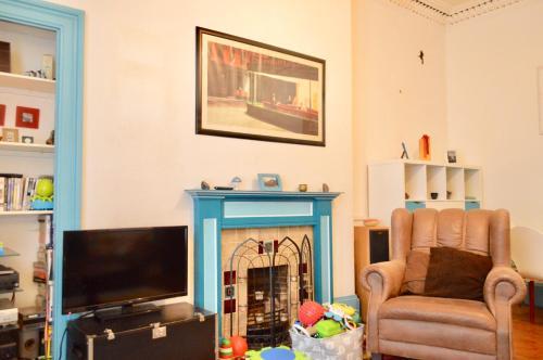 Two Bedroom Flat In Meadowbank Sleeps 4, Edinburgh, 