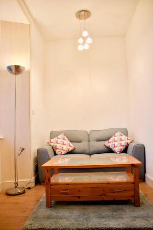 1 Bedroom Apartment In Edinburgh Sleeps 4, Leith, 