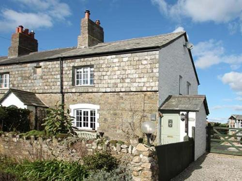 1 Arthur Cottages, Lifton, 