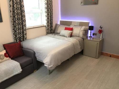 Spacious Apartment - Near Piccadilly Stn! Wifi & Parking, Hayfield, 