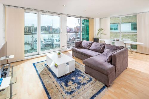 Modern Apt For 4 With River Thames View!, Tower Bridge, 