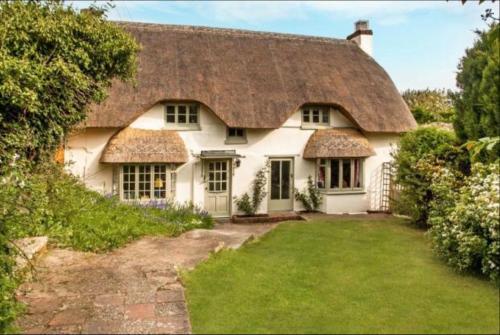 Beautiful Thatched Cottage In Lovely Village., Andover, 