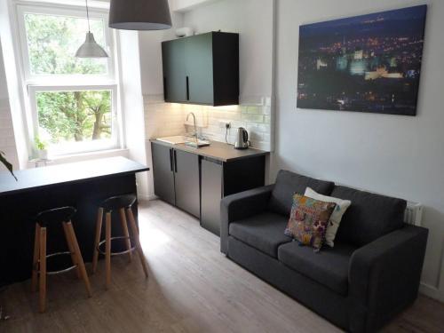 Downfield Place - Bright Edinburgh Flat 15 Minutes To Princes St, Murrayfield, 