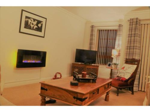 Contemporary Apartment Off Queensferry Road, Murrayfield, 