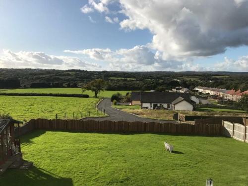 Valley View / GwÃªl Y Cwm, Ammanford, 