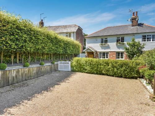 Peaceful Holiday Home In Ticehurst Kent With Terrace, Ticehurst, 