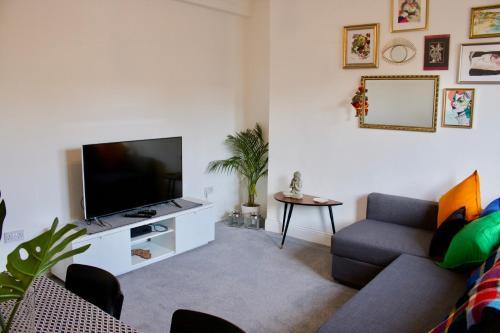 Bright 2 Bedroom Apartment Near Murrayfield, Murrayfield, 