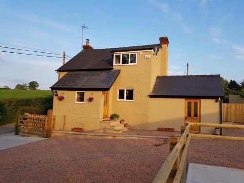 Yew Tree Cottage, Little Cowarne, 