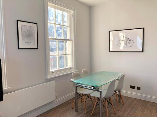 Stylish Maisonette And Studio In Victoria, Pimlico, 