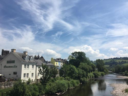 Riverside/glan-yr-afon, Brecon, 