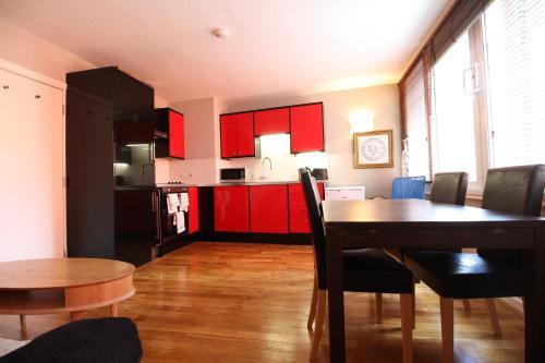 3 Bed Room Centre Point House, Covent Garden, 