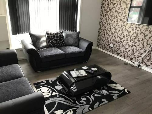 Central 2 Bed Apartment (1), Leicester, 