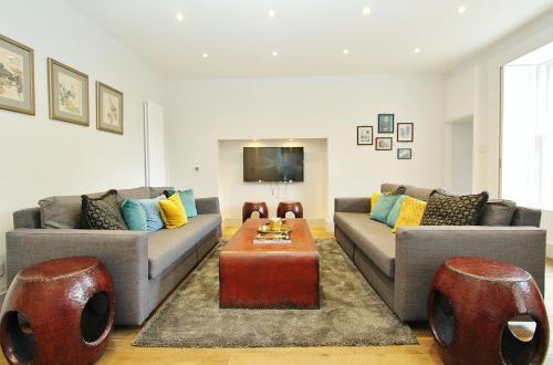 Saxe Coburg Apartment With Patio, Stockbridge, Edinburgh, 