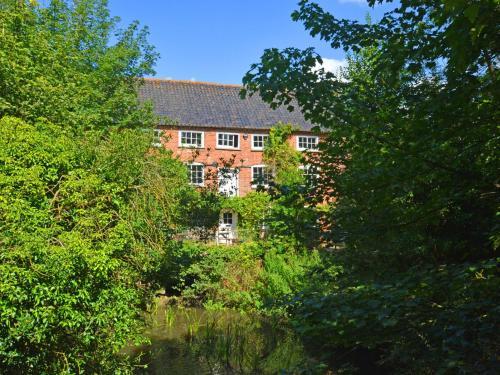 Rustic Holiday Home In Reepham With Garden, Reepham, 