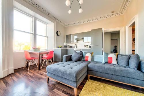 Spacious 2bd Apt Next To The Meadows/old Town, Edinburgh, 