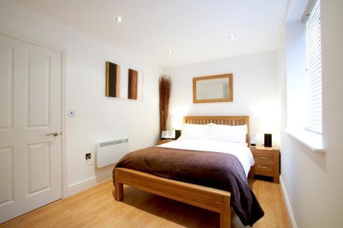 Fab 1b Town Centre Apartment Old Library Newbury, Newbury, 