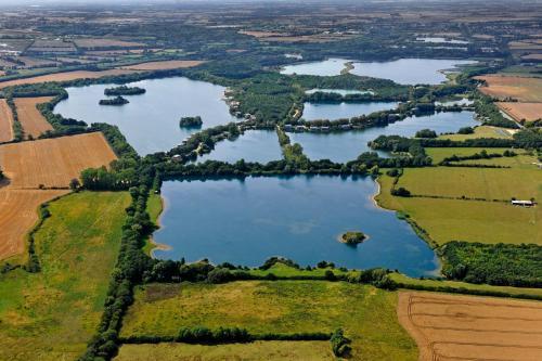 Lakes By Yoo, Lechlade, 