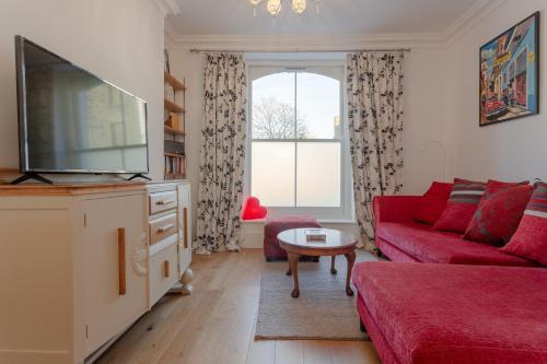 2 Bedroom Victorian Flat In The Heart Of Islington, Highbury, 