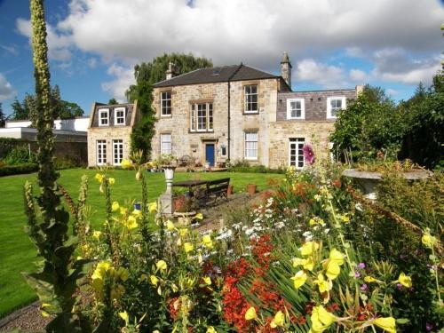 Rathan House - Guesthouse At Eskbank, Dalkeith, 