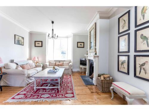 Elegant And Charming 2 Bedroom Home In Cambridge, Cambridge, 