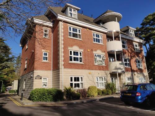 Hartford Court, East Cliff, Bournemouth. Walk To Beach And Town, Boscombe, 