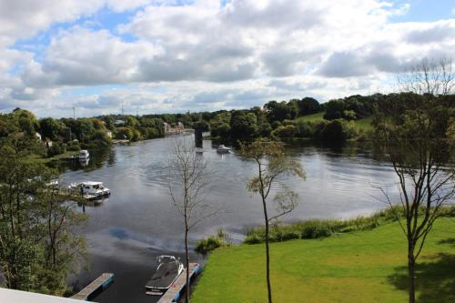 Lakeside Studio 2 Loft Apartment, Enniskillen, 