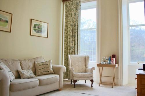 Classic 2 Bedroom Edinburgh Flat, Edinburgh, 